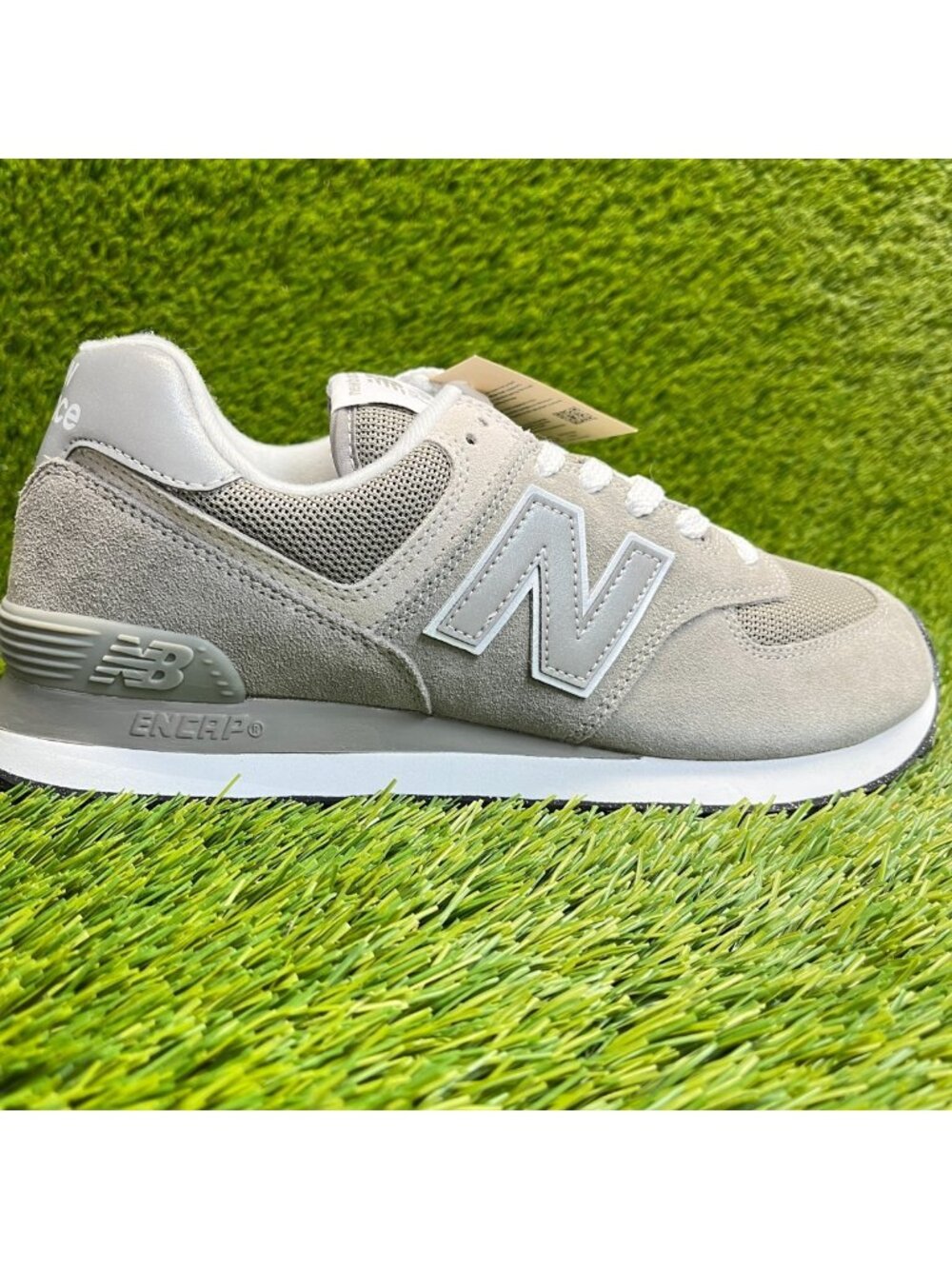 New Balance 574 Classic Mens Size 8 Gray White Athletic Running Shoes Sneakers - Picture 1 of 10
